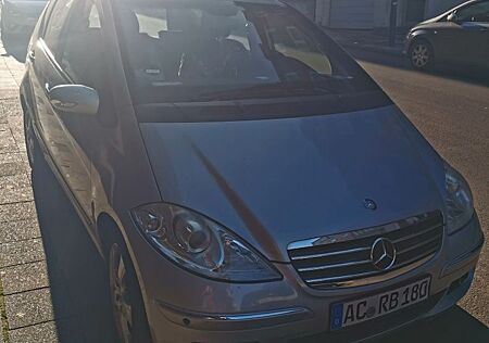 Mercedes-Benz A 170 *Automatic * PDC* Schiebedach *TÜV neu