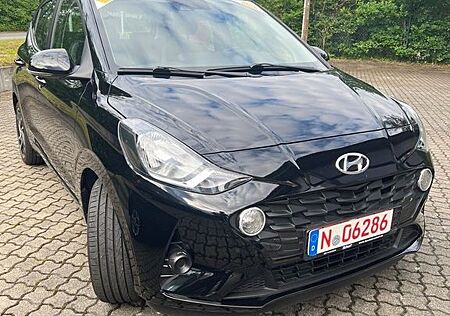 Hyundai i10 1.0 YES! + Automatik YES! +