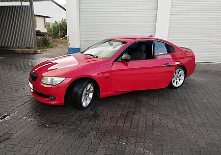 BMW 325i Coupé - LCI 10/2010 E92