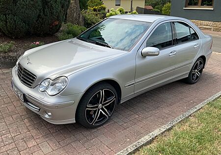Mercedes-Benz 320 C , TÜV 05/26