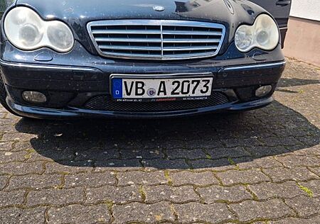 Mercedes-Benz 220
