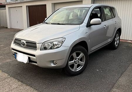 Toyota RAV 4 2.2-l-D-4D 4x4 ALLRAD/ALLWETTERBEREIFUNG
