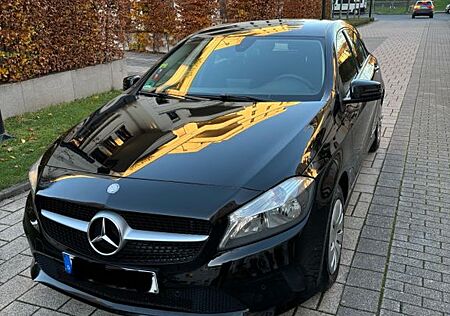 Mercedes-Benz A 160 - Limousine *Navi* Sitzheizung* Klima*Tüv*