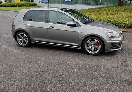 VW Golf Volkswagen 7 GTI,Pano,Standh,Gr.Navi, Alle Assistenten