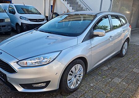 Ford Focus 1,5 EcoBoost Auto Business Turnier*Navi*