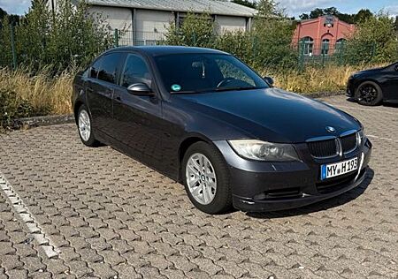 BMW 318i -