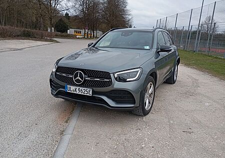 Mercedes-Benz GLC 300 de 4MATIC fast voll