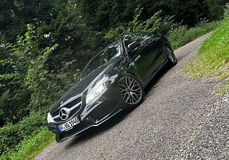Mercedes-Benz E 350 Coupé BlueTEC - 252 PS