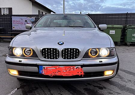 BMW 523i A -