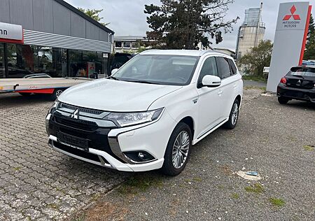 Mitsubishi Outlander PHEV Basis 4WD