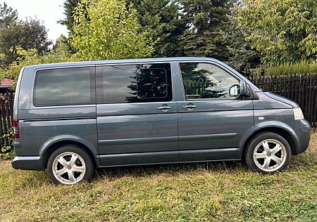 VW T5 Multivan Volkswagen Highline Sonderausstattung