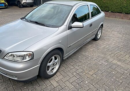 Opel Astra 1.8 16V Edition 100 Classic Edition 10...