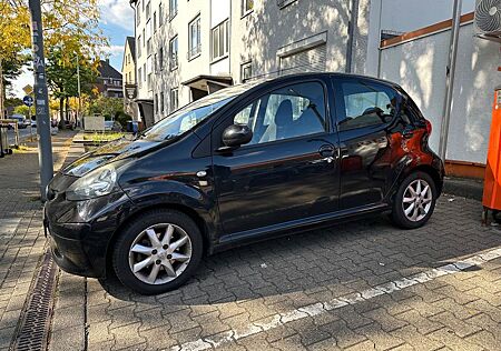 Toyota Aygo (X) Aygo (X) 1,0 Black TÜV NEU TOP KLIMA
