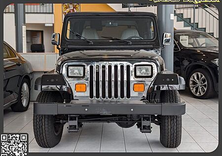 Jeep Wrangler 2.5. AHK. Allradantrieb HARDTOP
