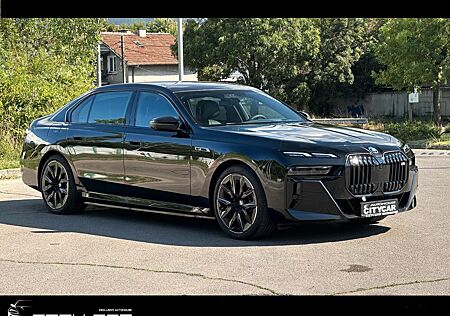 BMW i7 M70/xDrive/EXECUTIVE/CARBON/B&W/PANO/HEAD UP/