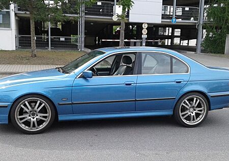 BMW 540i 6-Gang Estoril