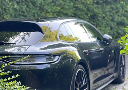 Porsche Panamera 4 E-Hybrid Sport Turismo - mit Garantie