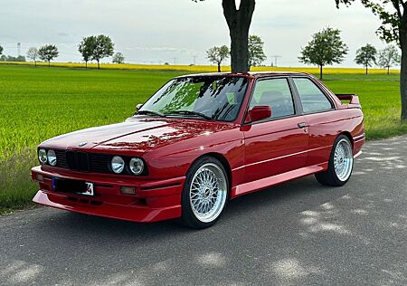 BMW 320 E30 Umbau auf V8, 4,4 Liter. M3 Optik