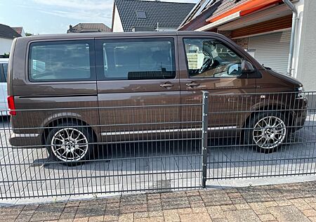 VW T5 Multivan Volkswagen Bus Multivan T5 BiTDI 2.0 Highline