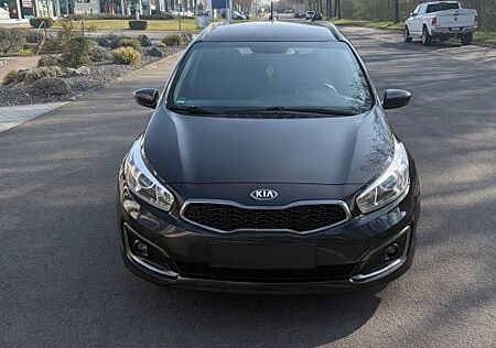 Kia Cee'd / Ceed 1.6 CRDi Dream-Team Edition Dre...
