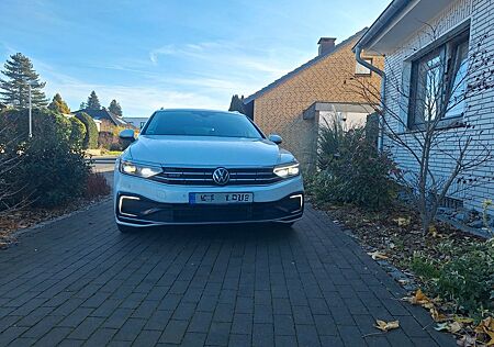 VW Passat Variant Volkswagen 1.4 TSI DSG GTE Matrix DCC PANO