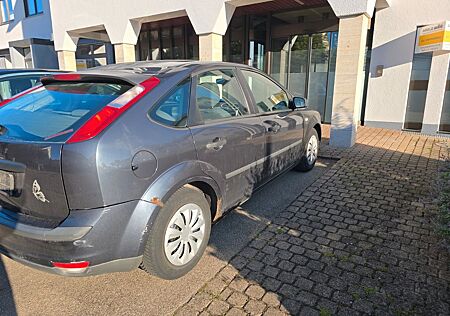 Ford Focus 1,6 Ambiente Ambiente