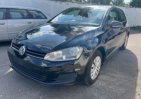 VW Golf Volkswagen VII Lim. Trendline BMT