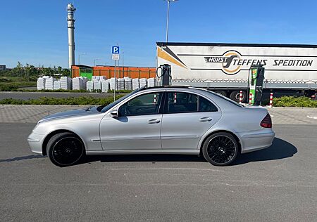 Mercedes-Benz 220