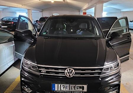 VW Tiguan Volkswagen 2.0 TDI R-Line. SCR 176kW DSG 4MOTION