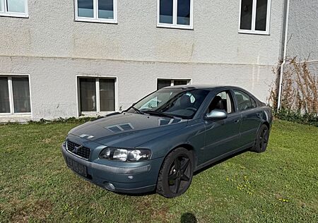 Volvo S60 2.4 T -5 /Automatik/Leder/AHK/Tüv-Au 12/2026