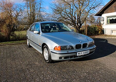 BMW 520i E39 1. Hand* erst 128tkm* Xenon* SHZ* Temp*