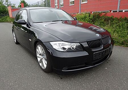 BMW 318i /Klimaau/Sitzh/Multi/PDC/17 Zoll/Temp/Schieb