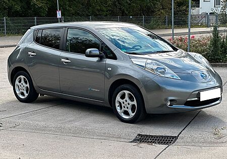 Nissan Leaf Acenta 1.Hand 30 kWh Klima/Kamera/Navi