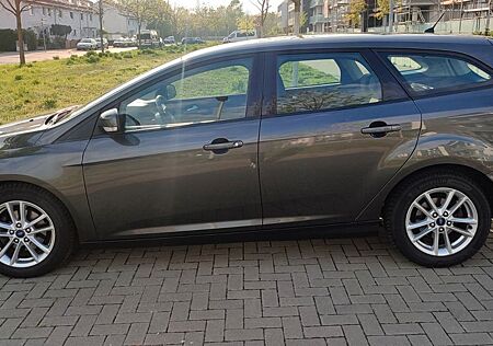 Ford Focus 1,0 EcoBoost 92kW Business Turnier Bus...