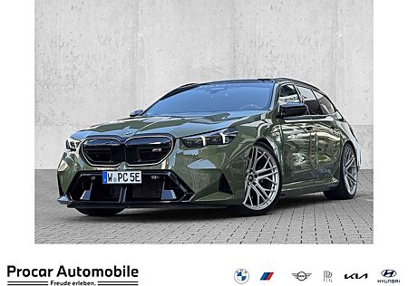 BMW M5 Touring URBAN GREEN x RENNSTIL x AKRAPOVIČ