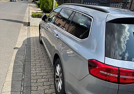 VW Passat Variant Volkswagen 1.6 TDI DSG Comfortline Varia...