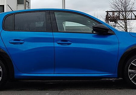 Peugeot e-208 136 GT Alcantara Panoramadach