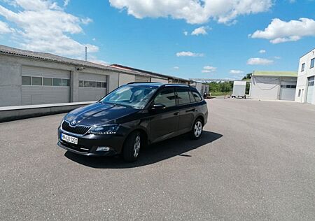 Skoda Fabia 1.0 TSI 81kW Style Combi SHZ/PDC Vorne+HI