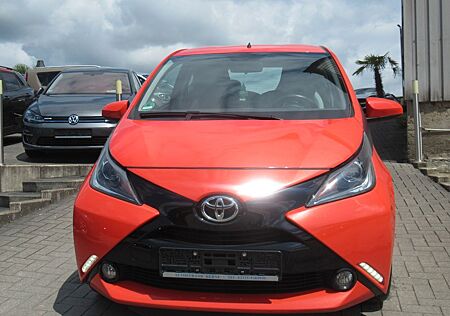 Toyota Aygo (X) Aygo -play touch- KLIMA-KAMERA-ALU-2.HAND