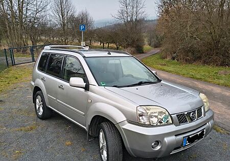 Nissan X-Trail 4x4 columbia 2.2 dCi columbia