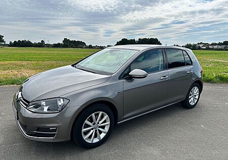 VW Golf Volkswagen 1.2 TSI BMT LOUNGE 2. Hand, AHK, Scheckheft
