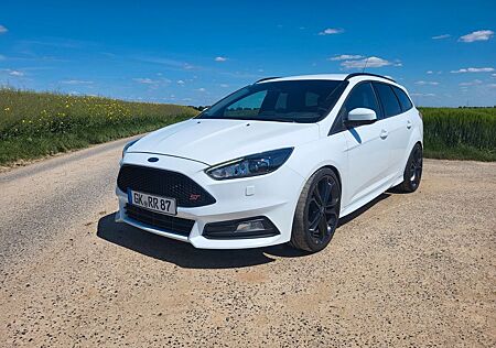 Ford Focus 2,0 EB ST Leder-Exklusiv-Paket Turnier ST