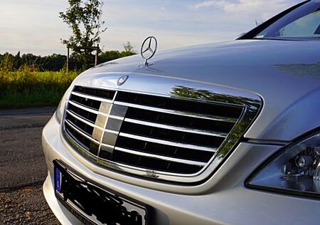 Mercedes-Benz S 500 -