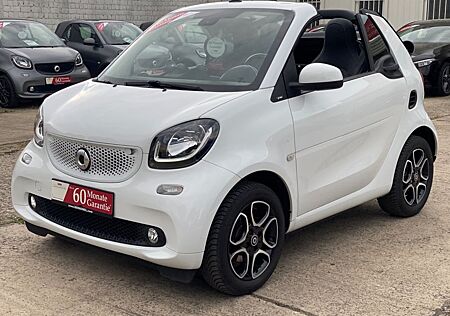 Smart ForTwo Cabrio_Turbo90PS_Leder_Navi_Rückfahrkamera_LED