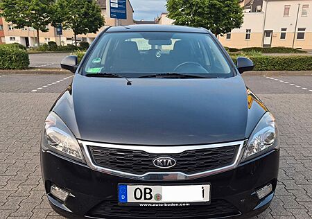 Kia Cee'd / Ceed 1.4 CVVT Seven Stars Seven Stars