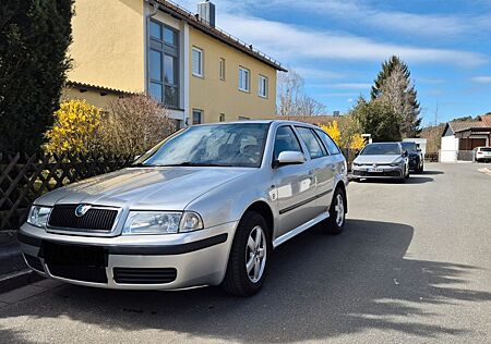 Skoda Octavia Combi 4x4 2.0 Elegance Elegance