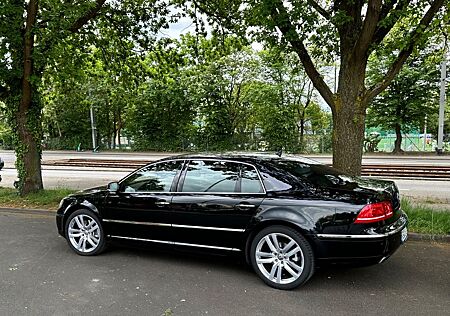 VW Phaeton Volkswagen 4.2 V8 lang 4MOTION Tiptronic 4-Sitzer -