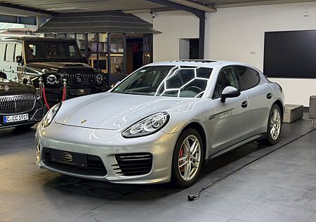 Porsche Panamera 4/BOSE/S-DACH/NAVI/XENON