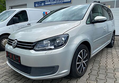 VW Touran Volkswagen Comfortline BMT 7 SITZER