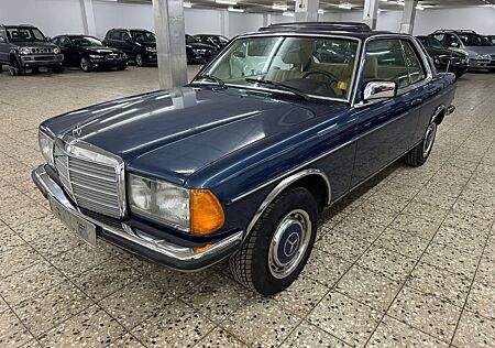 Mercedes-Benz 230